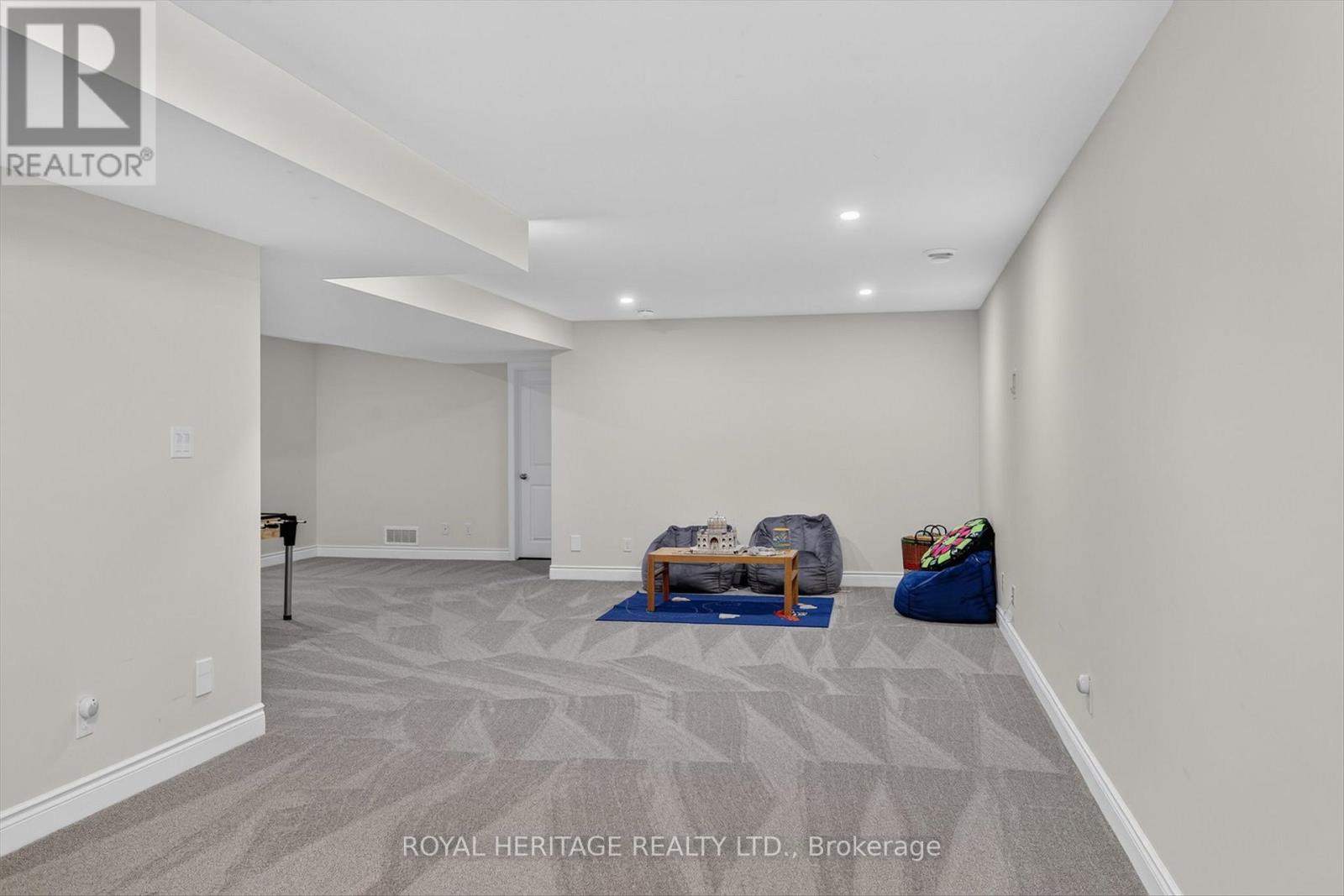 26 FERRIS COURT - 24