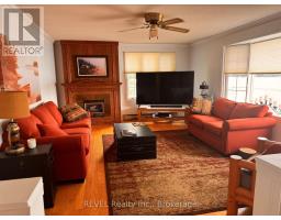 1031 Butterfly Road, Muskoka Lakes, ON P0C1A0 Photo 12