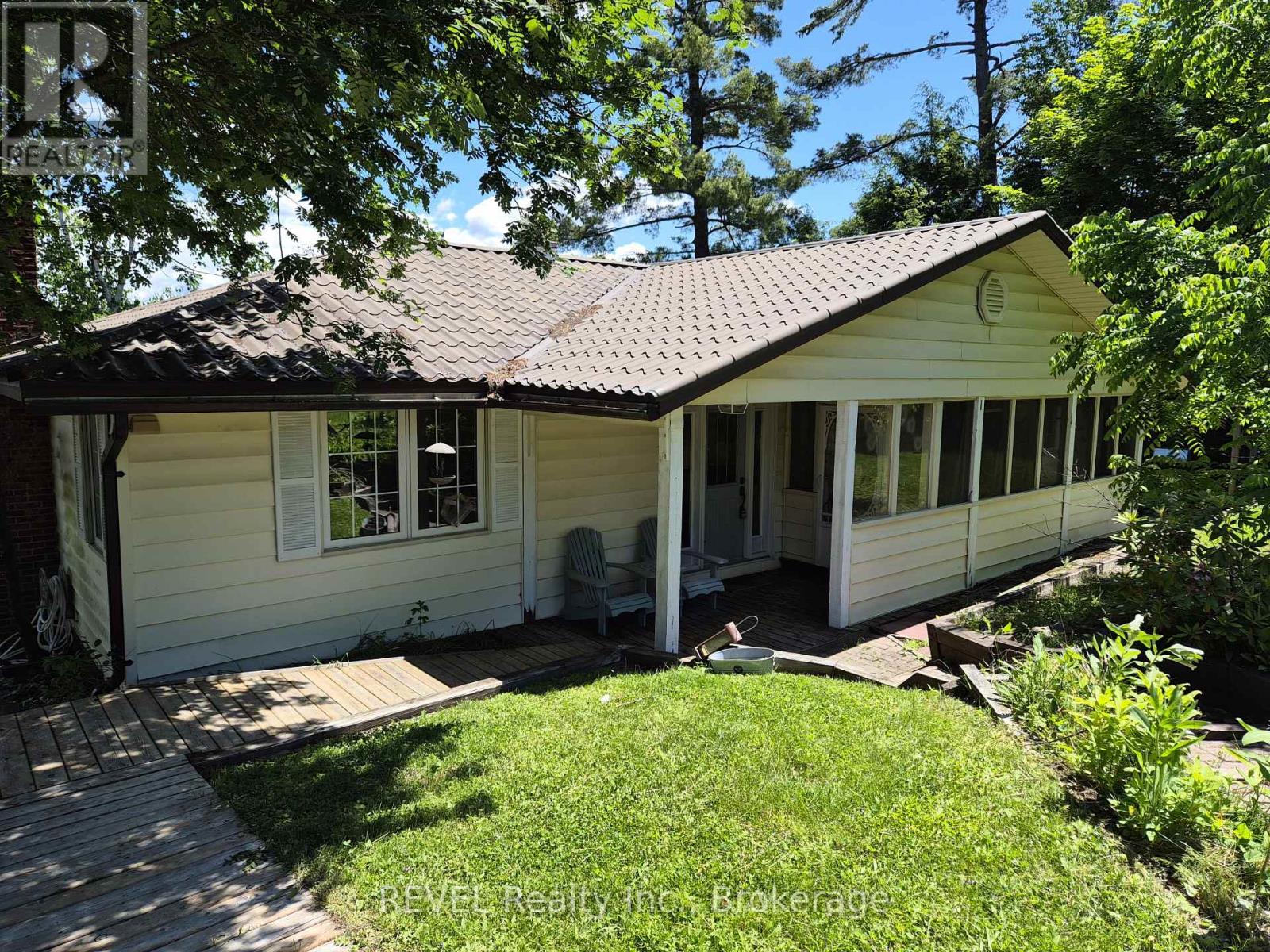 1031 BUTTERFLY ROAD - 38