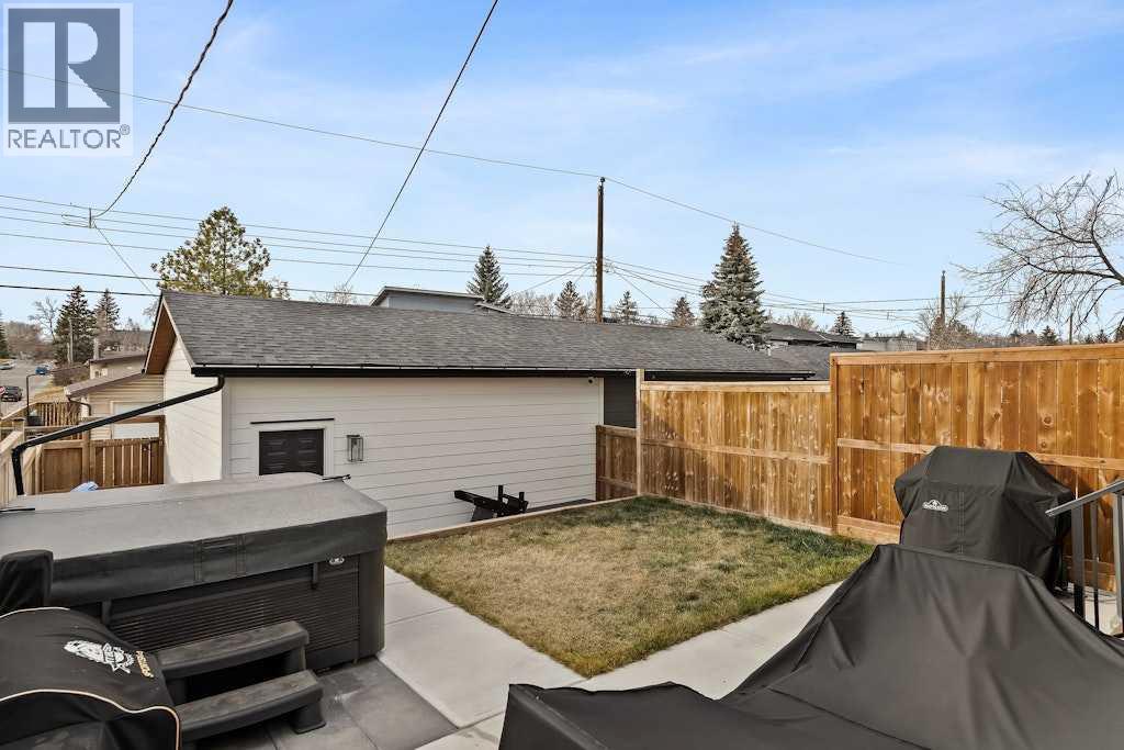 3339 41 Street SW — photo 15