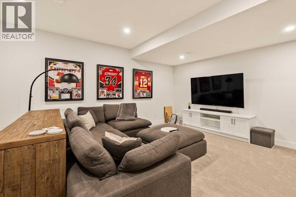 3339 41 Street SW — photo 29