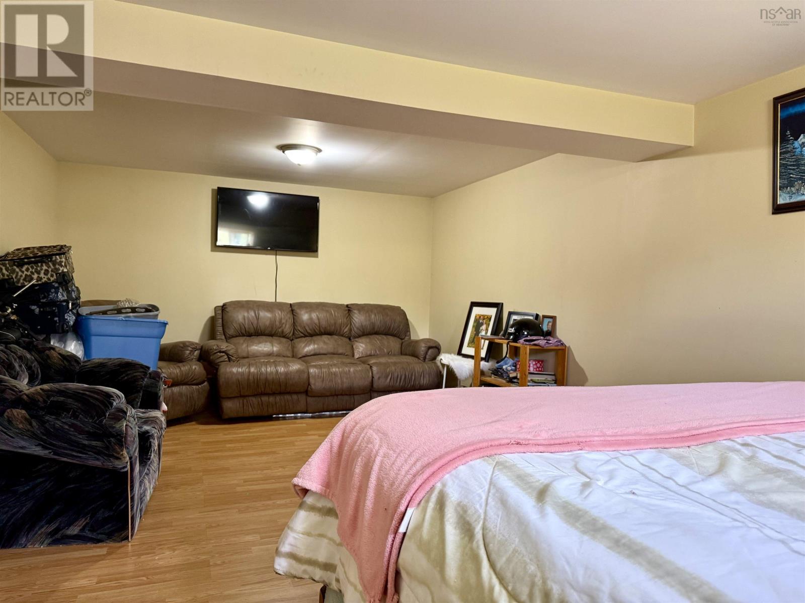 500 242 Highway - 35