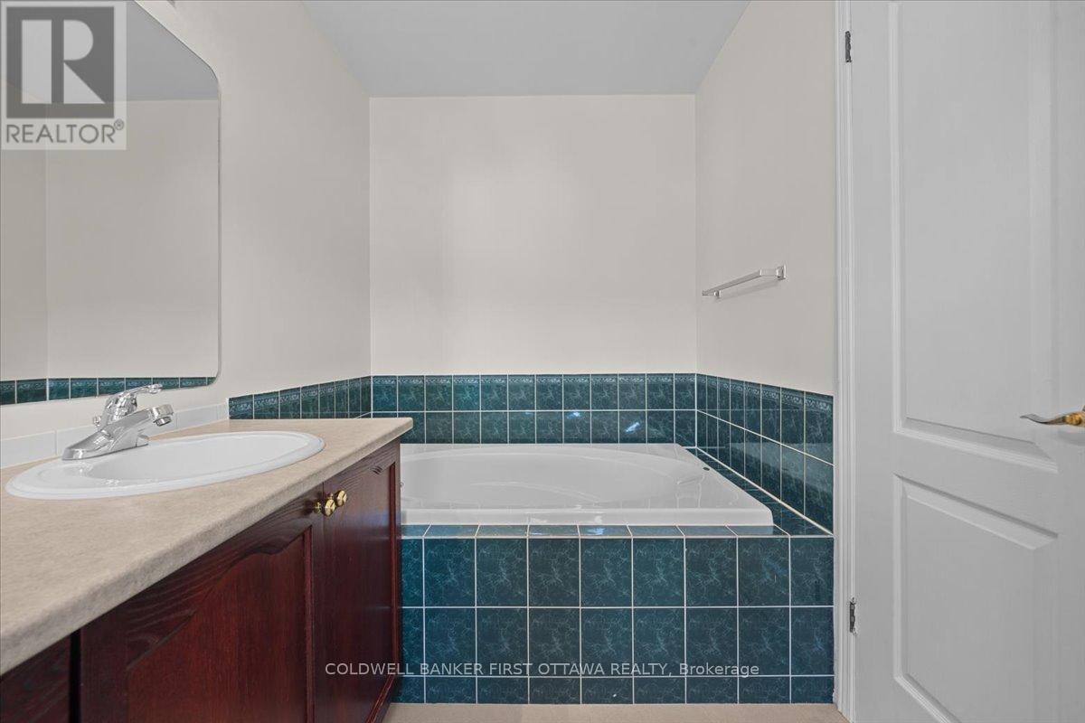 3 Bed, 3 Bath House for Sale in Ottawa – 22 CLOUTIER STREET, Ottawa – MLS# X13492684 - Image 30