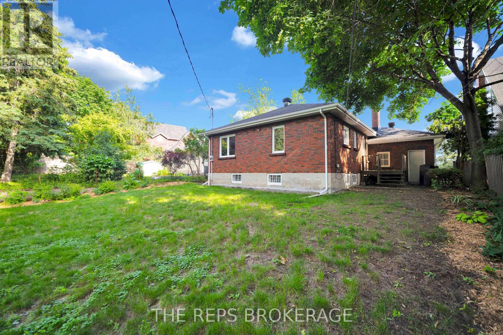 3 Bed, 1 Bath House for Sale in Ottawa – 301 KNOX CRESCENT, Ottawa – MLS# X13492730 - Image 34