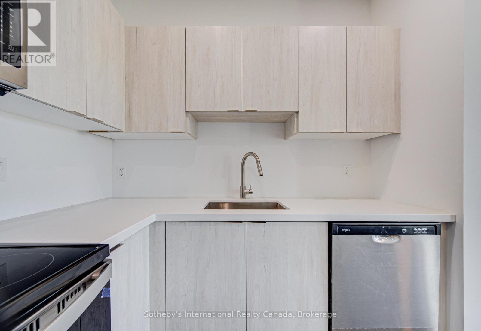 #402 408 DUNDAS STREET S - 13