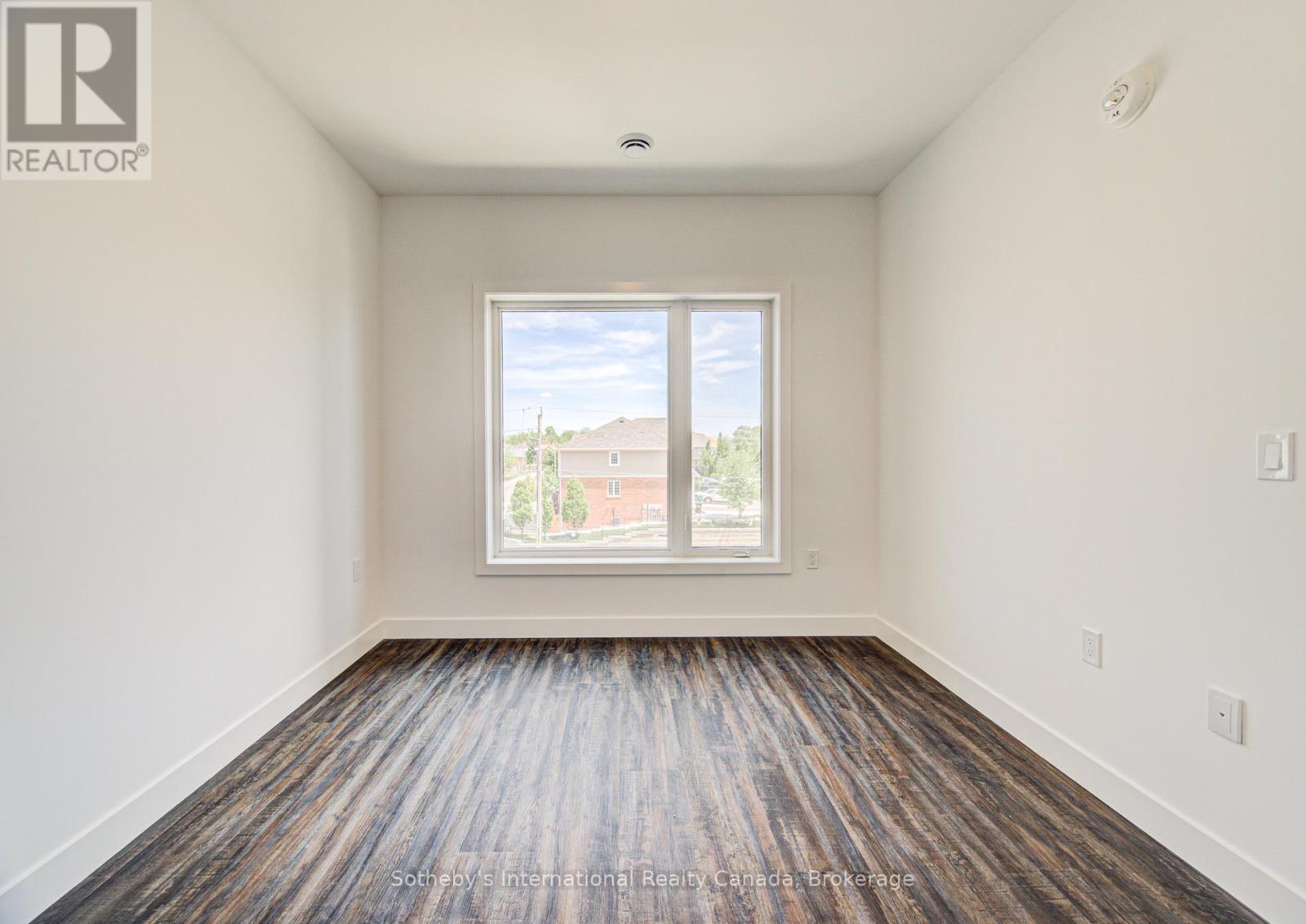 #402 408 DUNDAS STREET S - 19