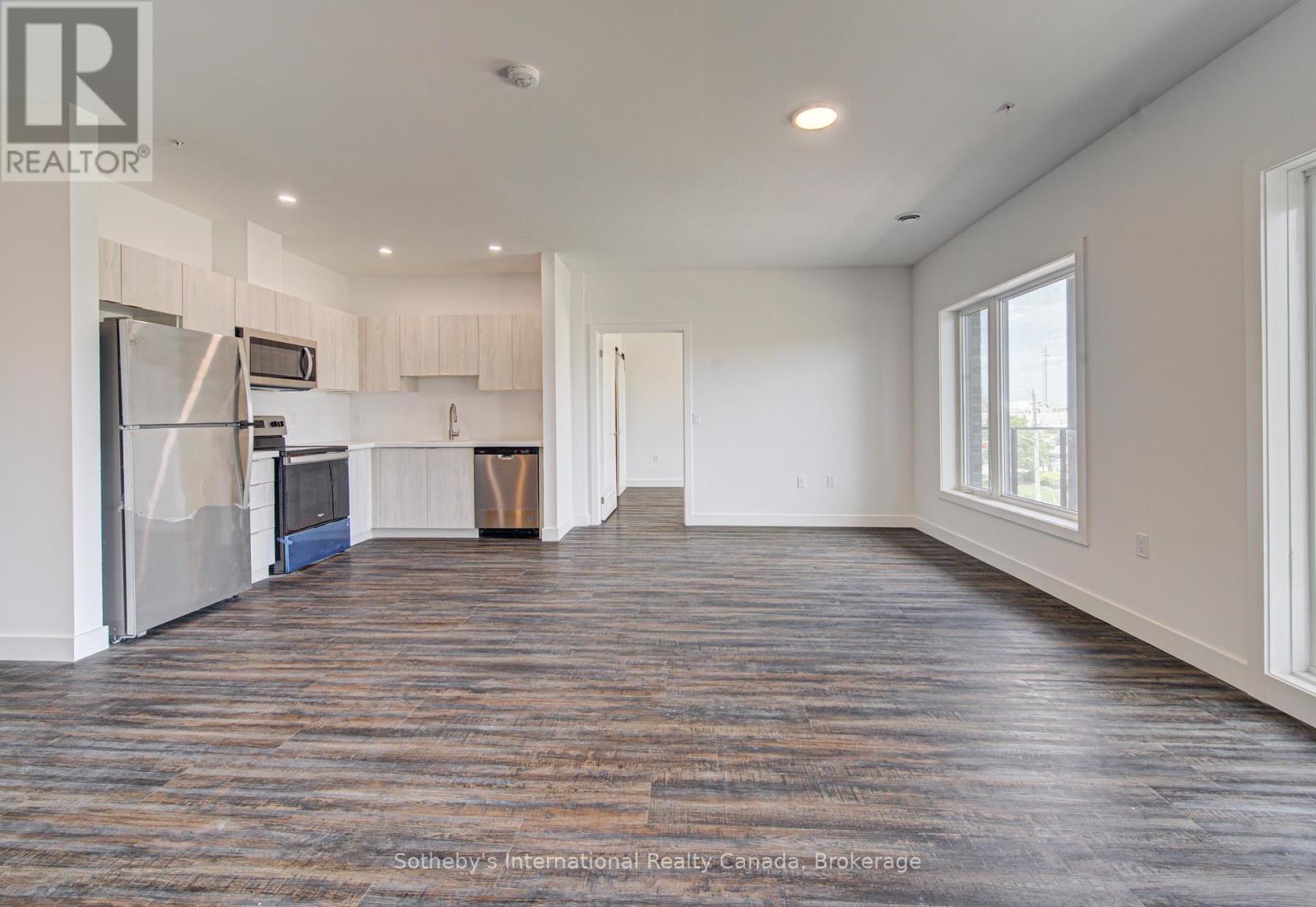 #402 408 DUNDAS STREET S - 6