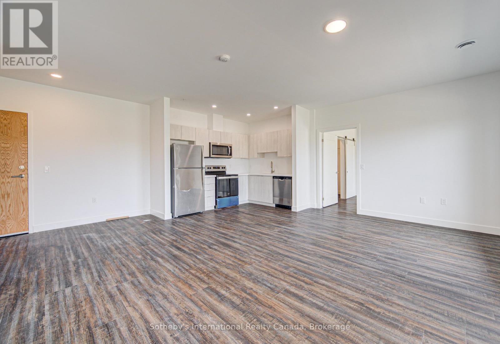#402 408 DUNDAS STREET S - 7