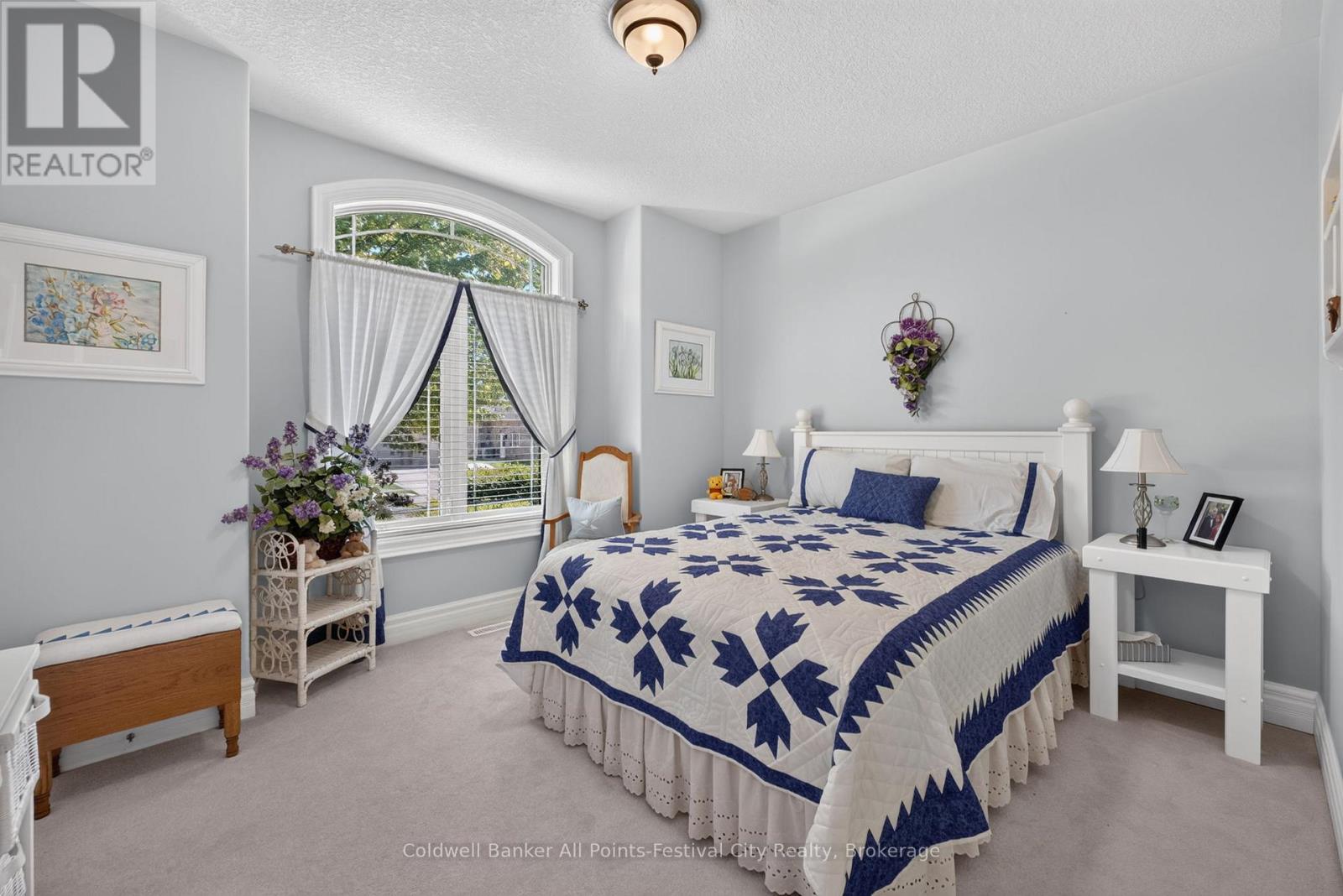 136 BETHUNE CRESCENT - 14