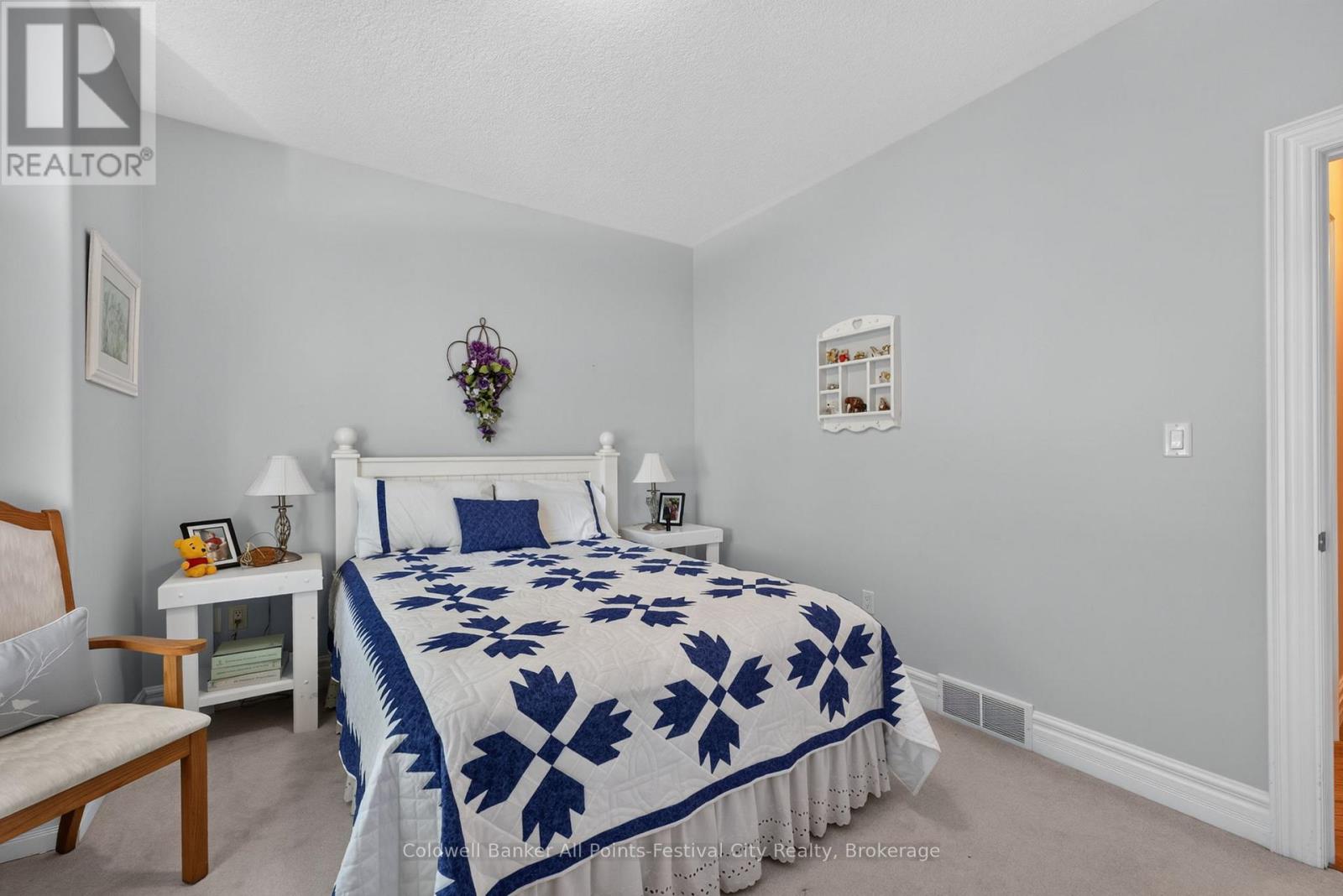 136 BETHUNE CRESCENT - 15