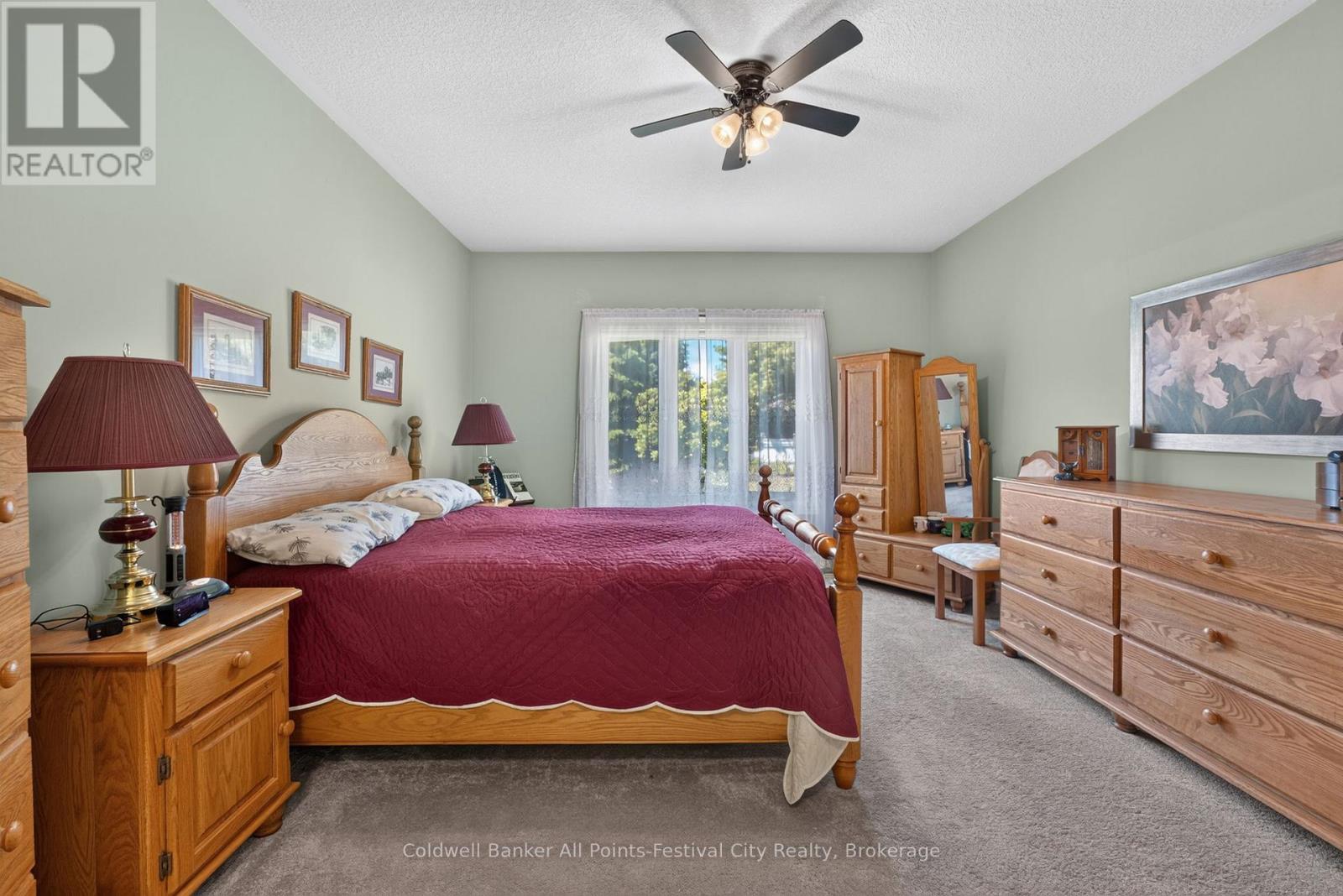 136 BETHUNE CRESCENT - 20