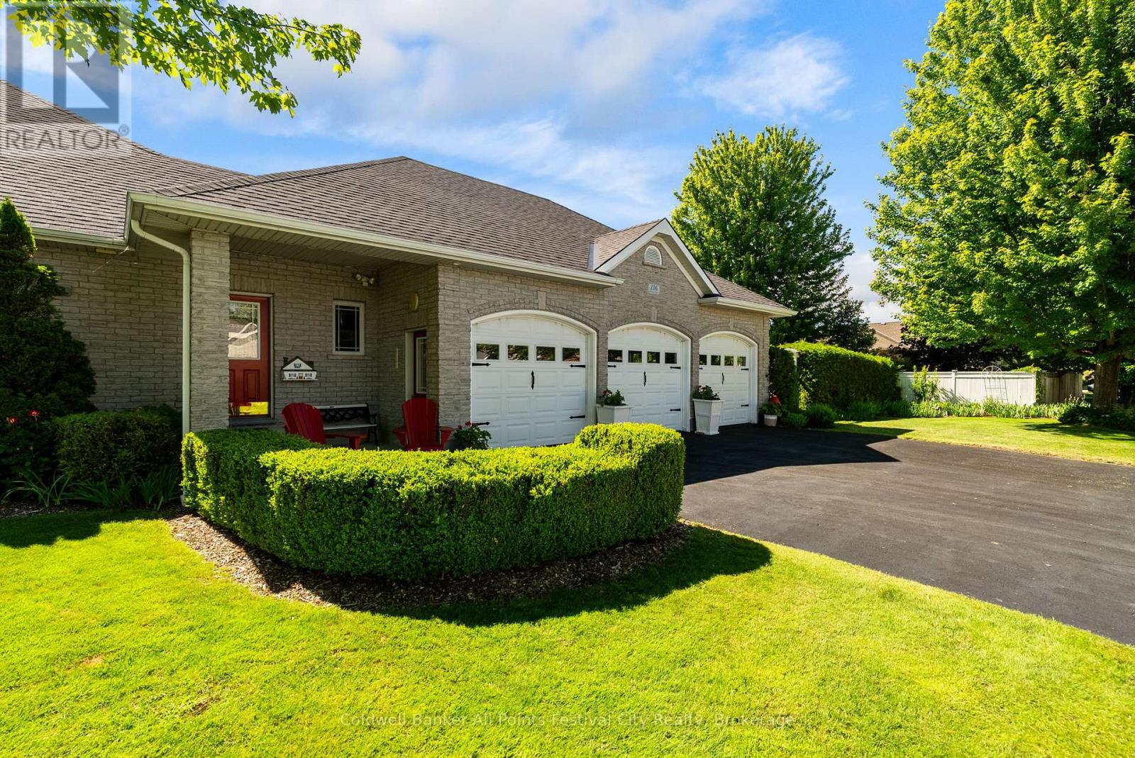 136 BETHUNE CRESCENT - 39