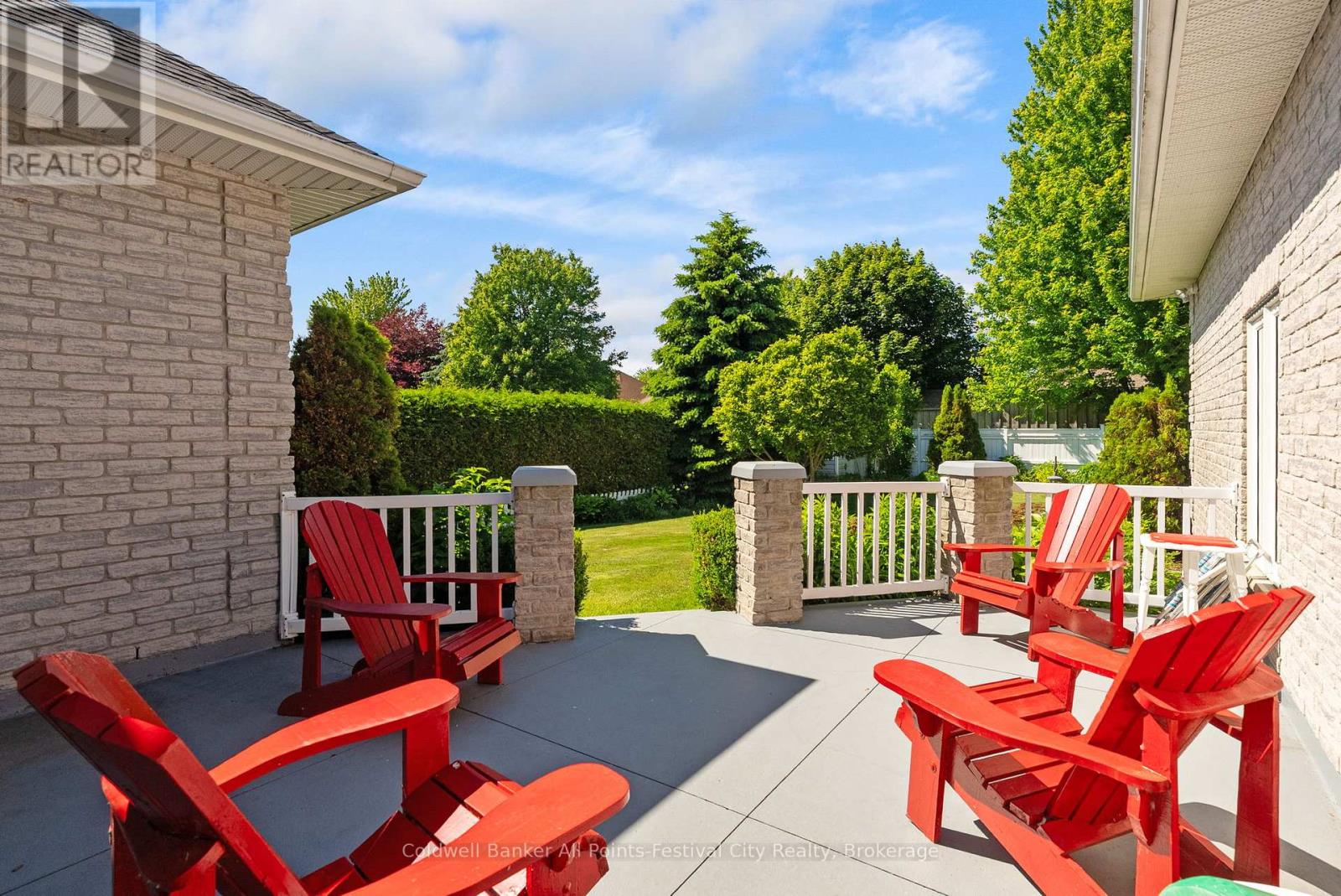 136 BETHUNE CRESCENT - 44