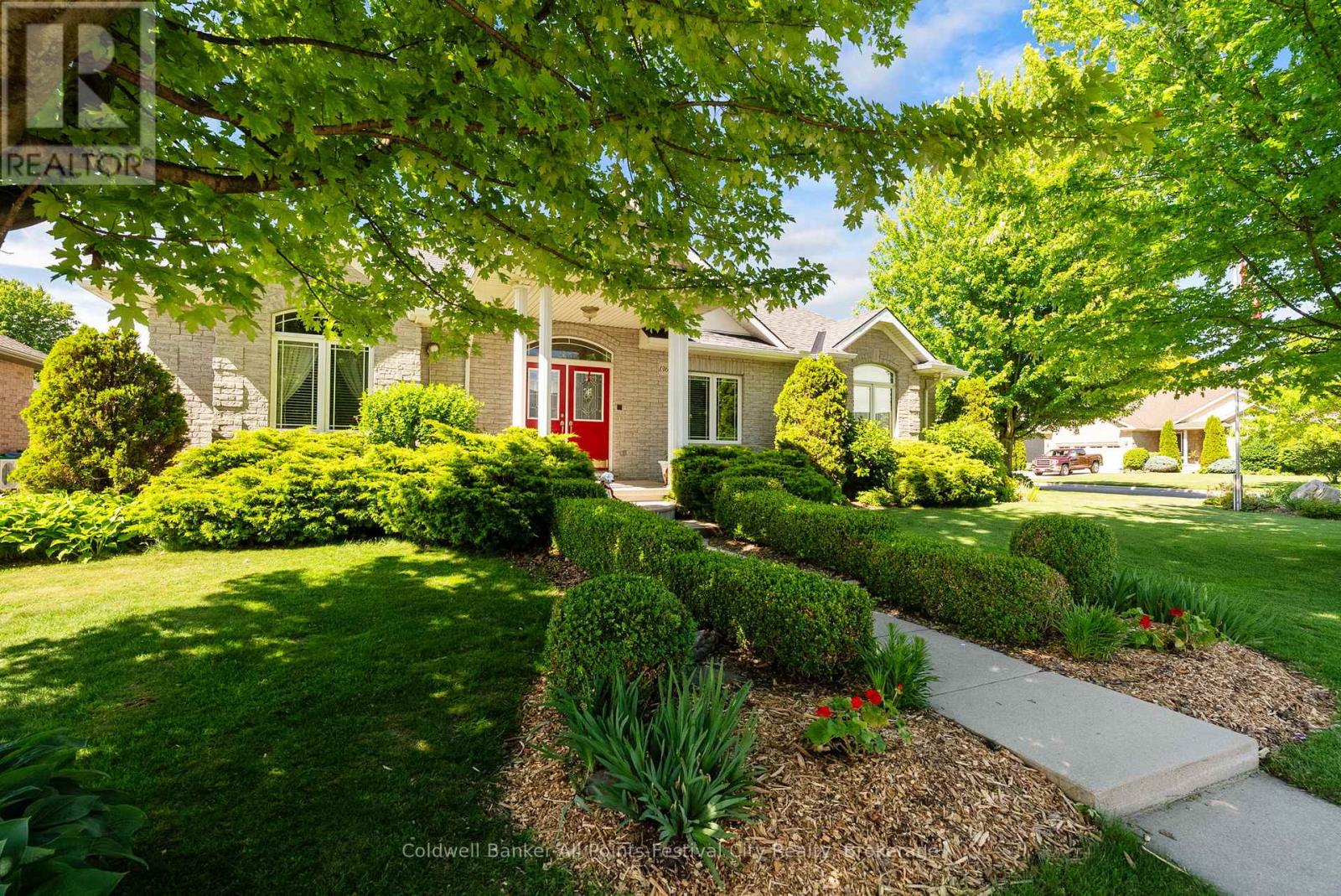136 BETHUNE CRESCENT - 49