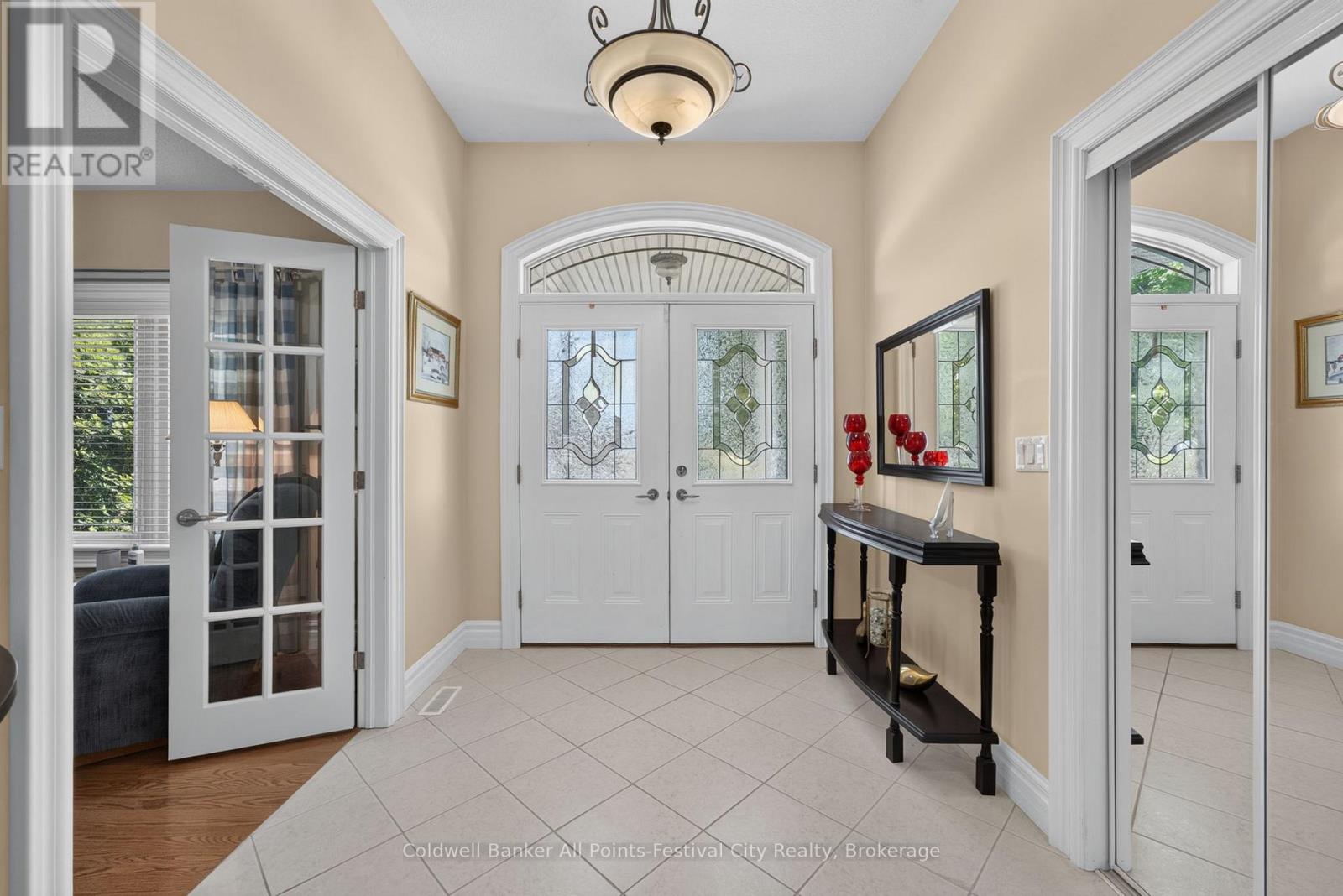 136 BETHUNE CRESCENT - 5