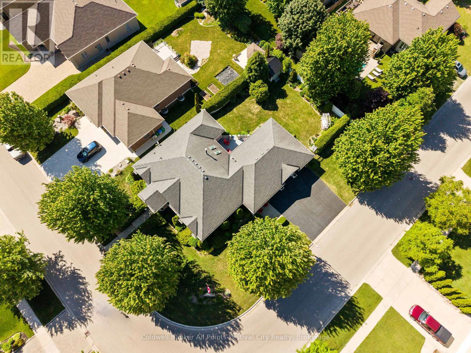 136 BETHUNE CRESCENT - 50