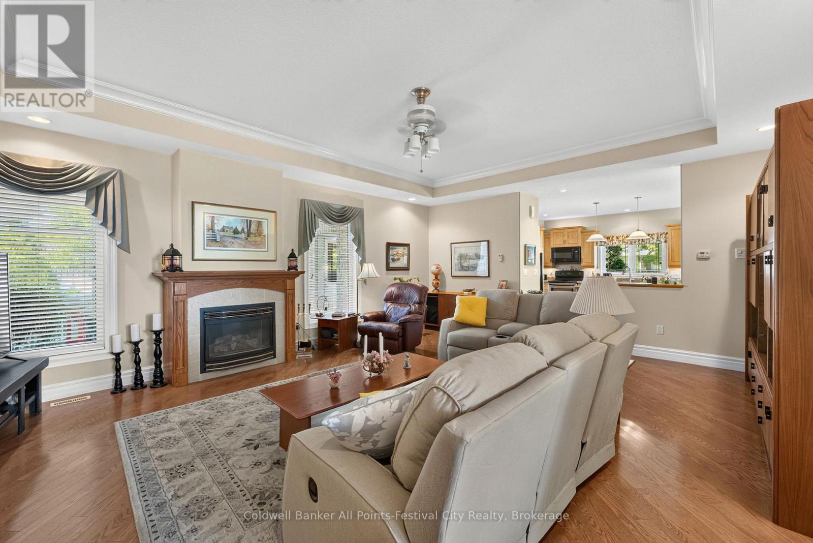 136 BETHUNE CRESCENT - 7