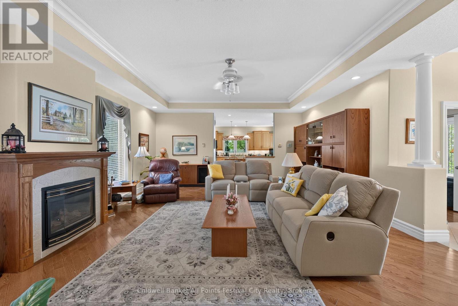 136 BETHUNE CRESCENT - 8