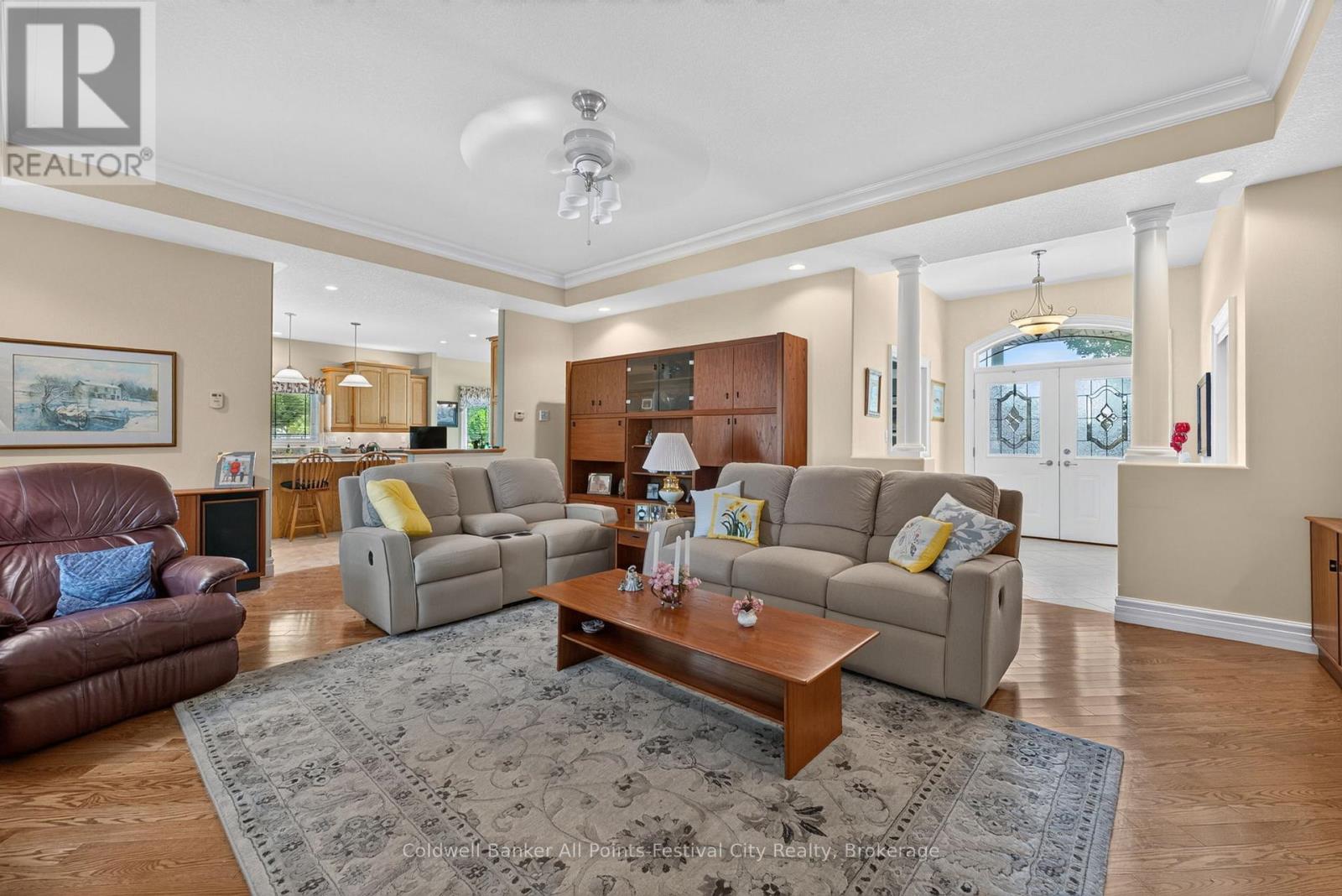 136 BETHUNE CRESCENT - 9