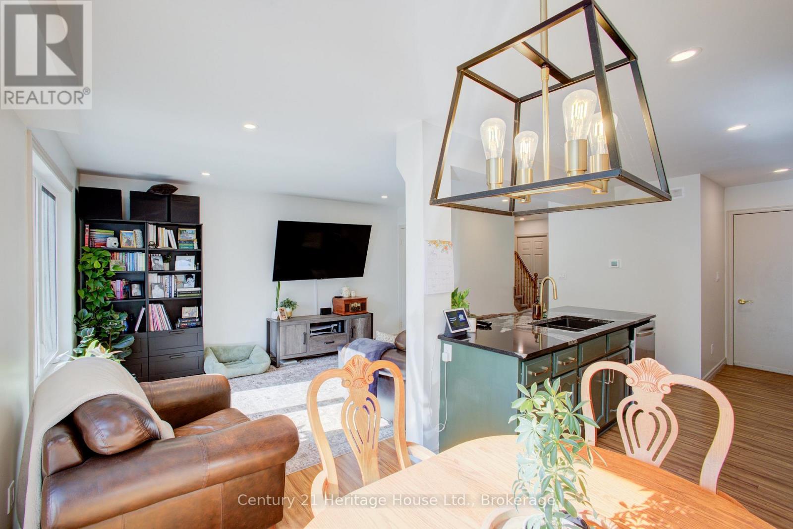 144 KINCARDINE STREET N - 12