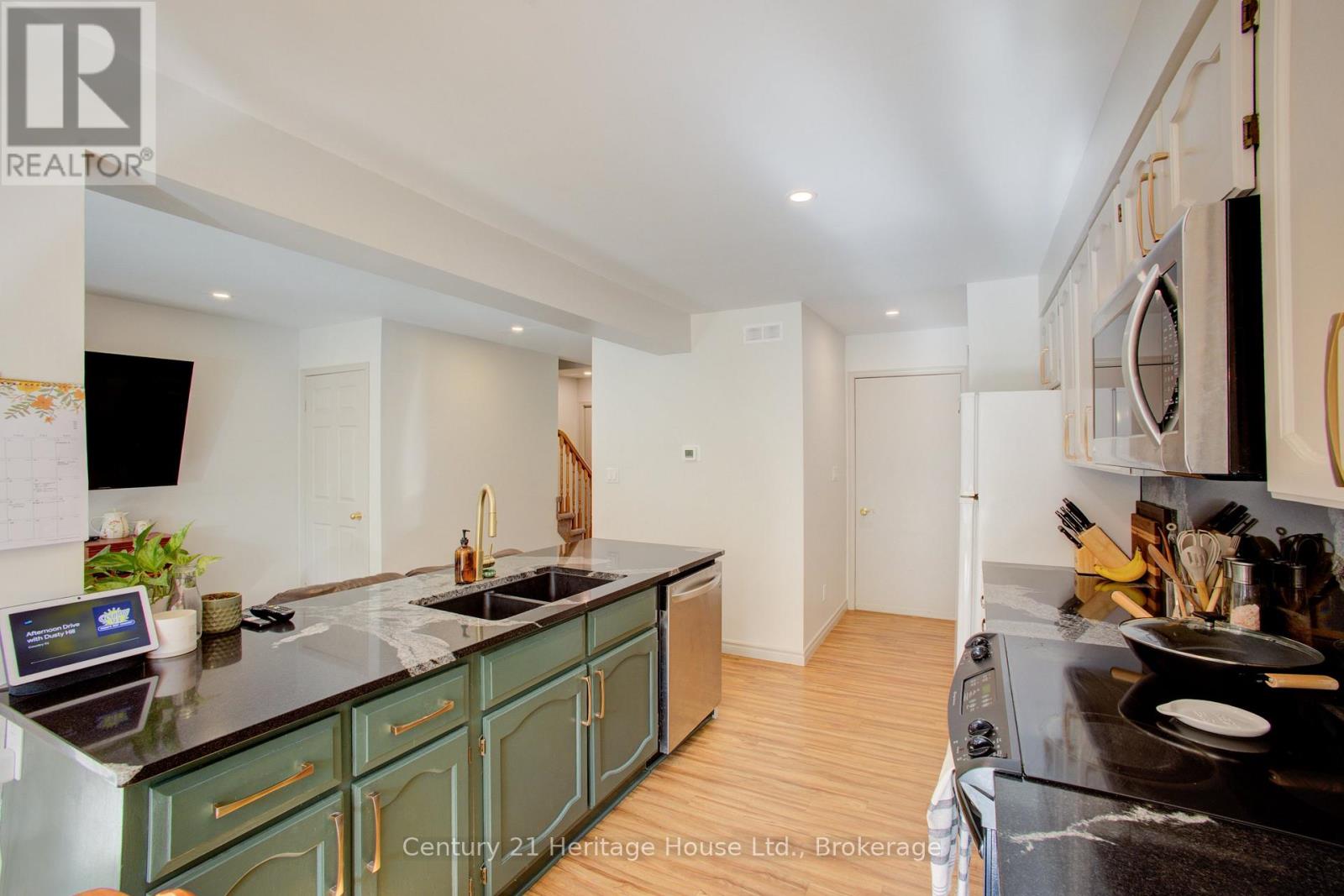 144 KINCARDINE STREET N - 13