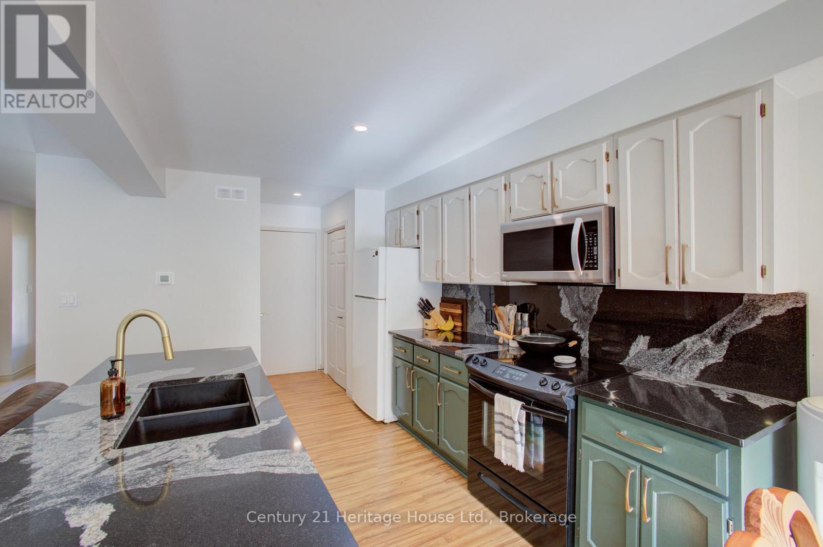 144 KINCARDINE STREET N - 14