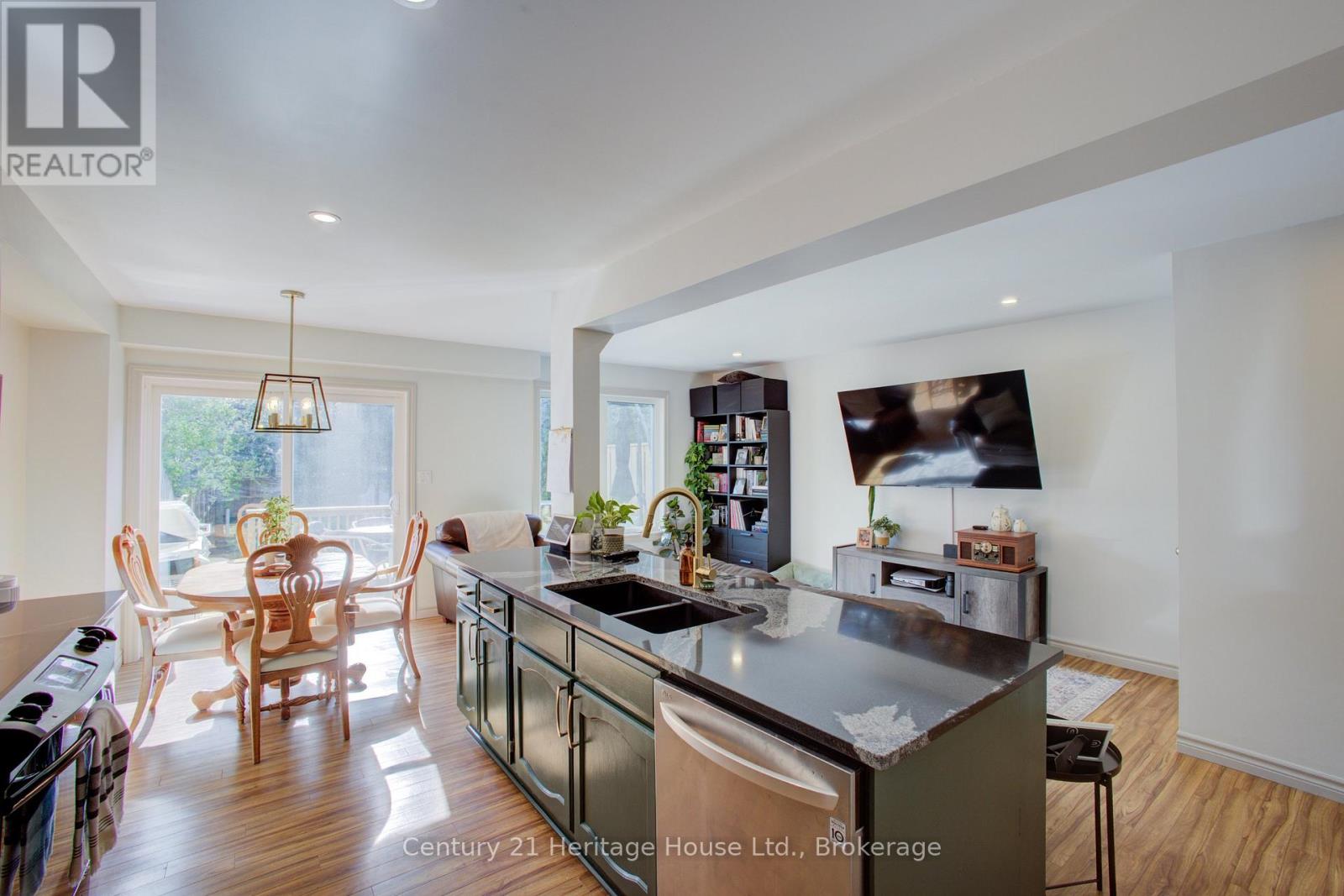 144 KINCARDINE STREET N - 15
