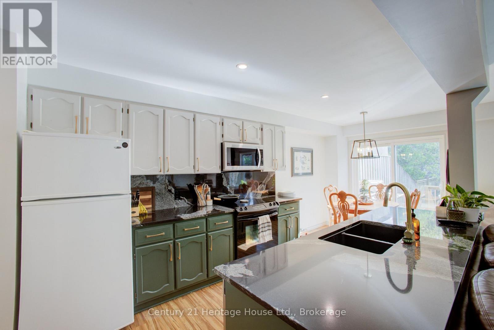 144 KINCARDINE STREET N - 16