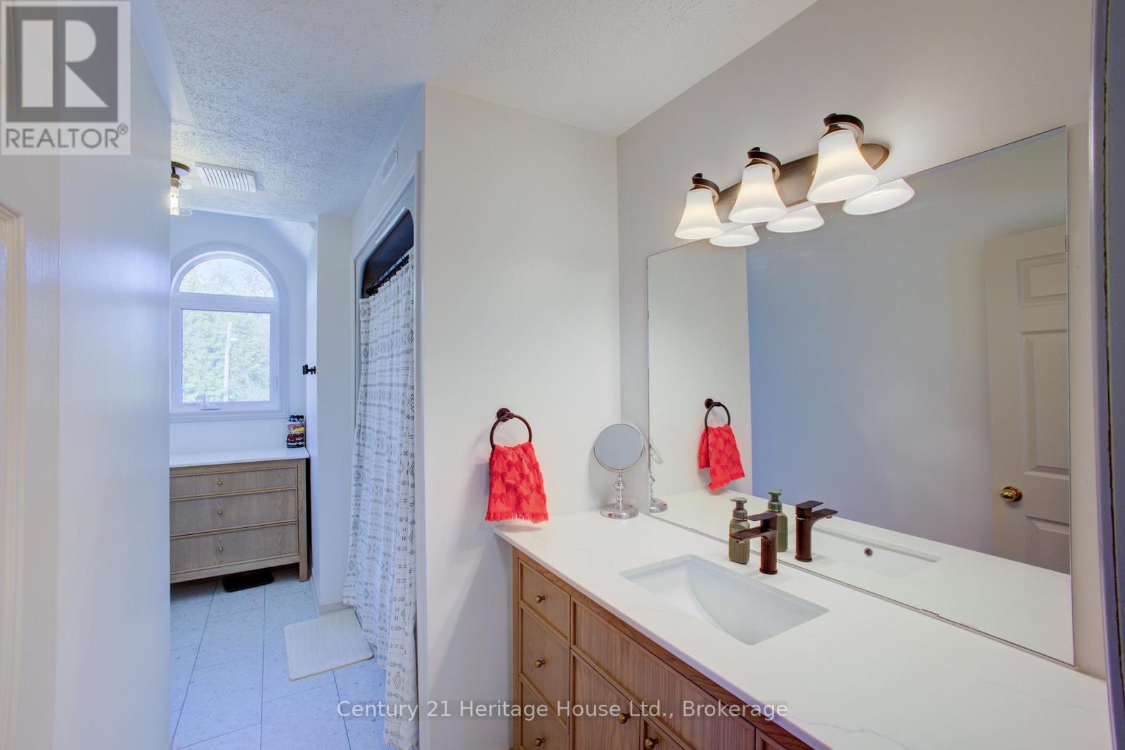 144 KINCARDINE STREET N - 19