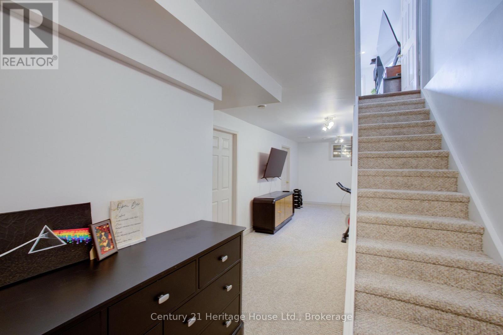144 KINCARDINE STREET N - 24