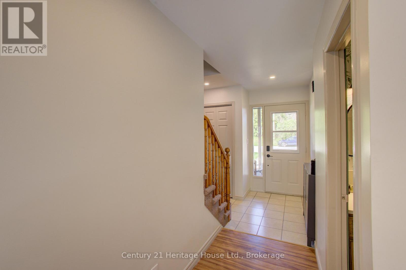 144 KINCARDINE STREET N - 4