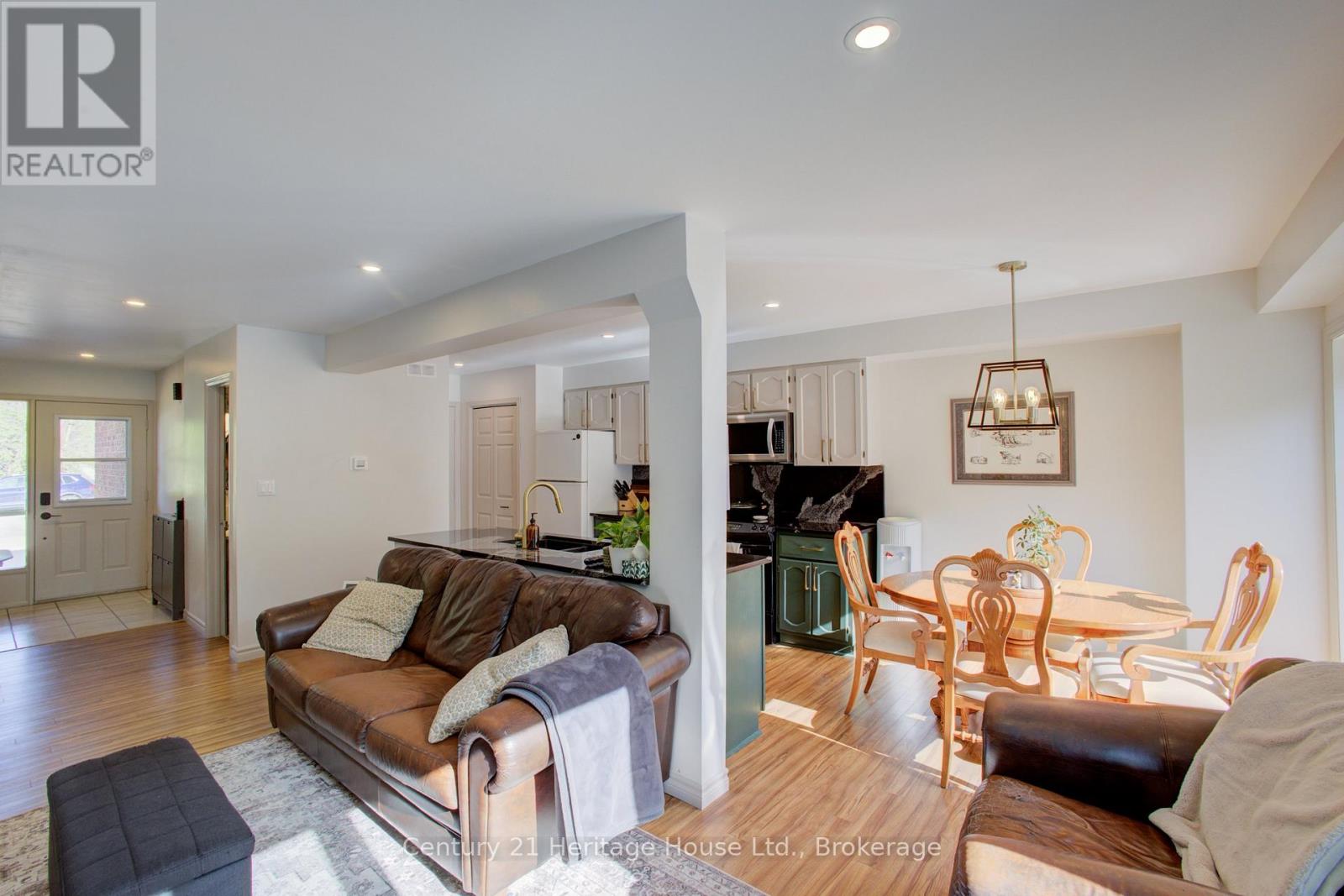 144 KINCARDINE STREET N - 9