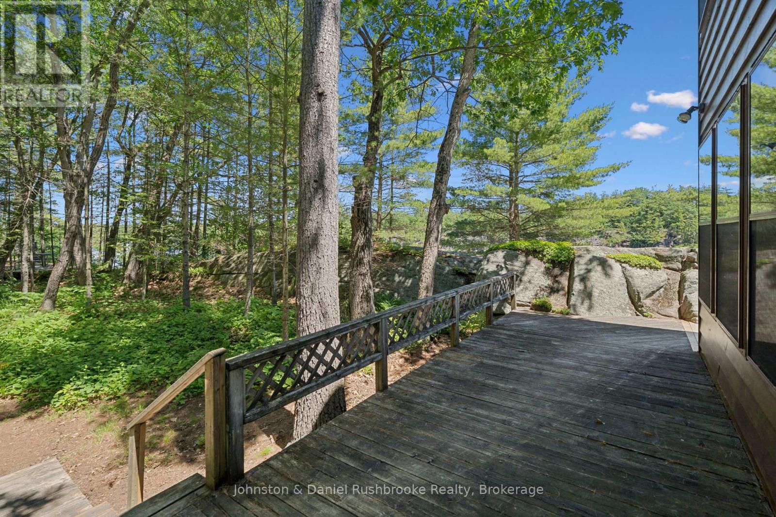 1277 & 1279 WOODLAND DRIVE - 28