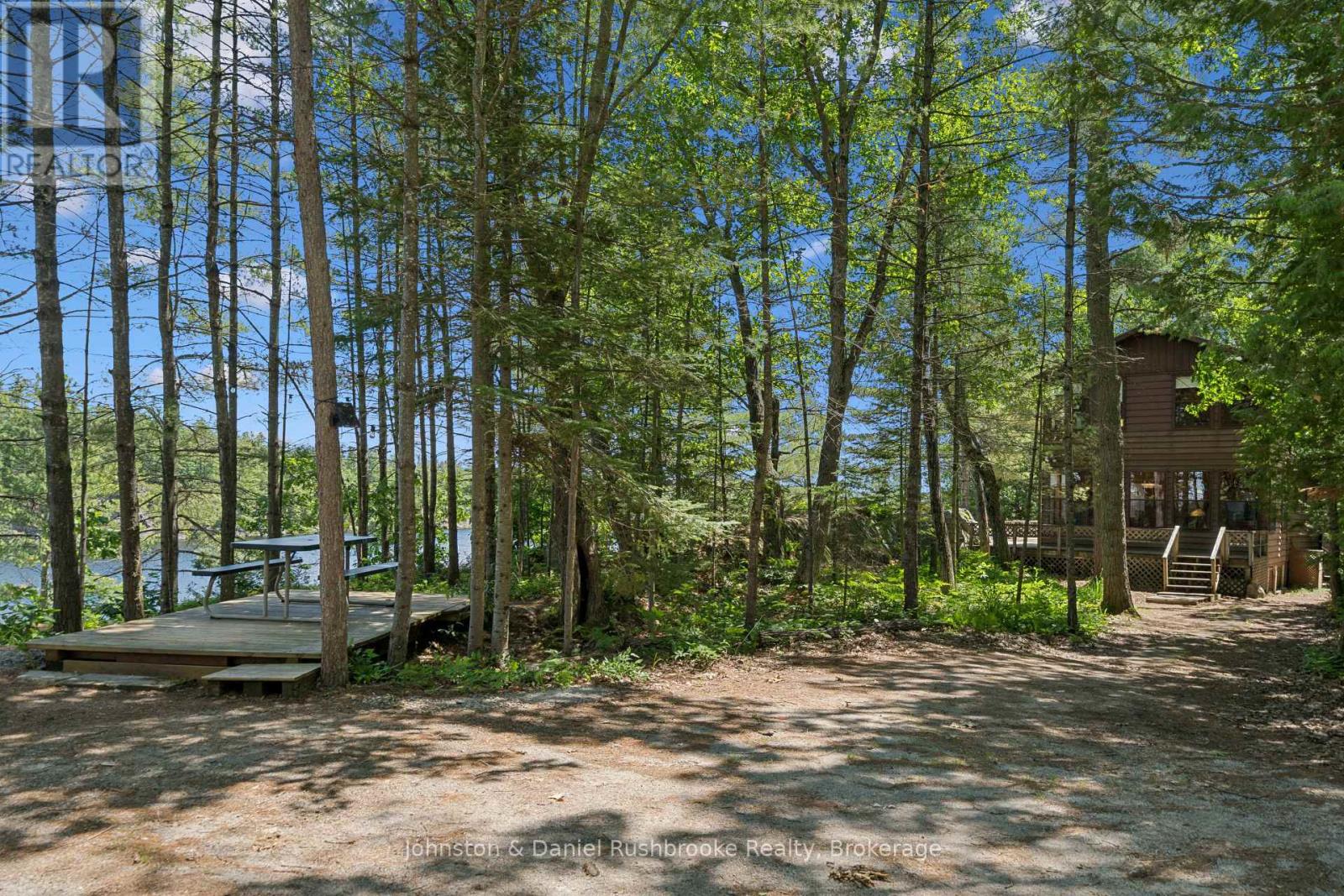 1277 & 1279 WOODLAND DRIVE - 32