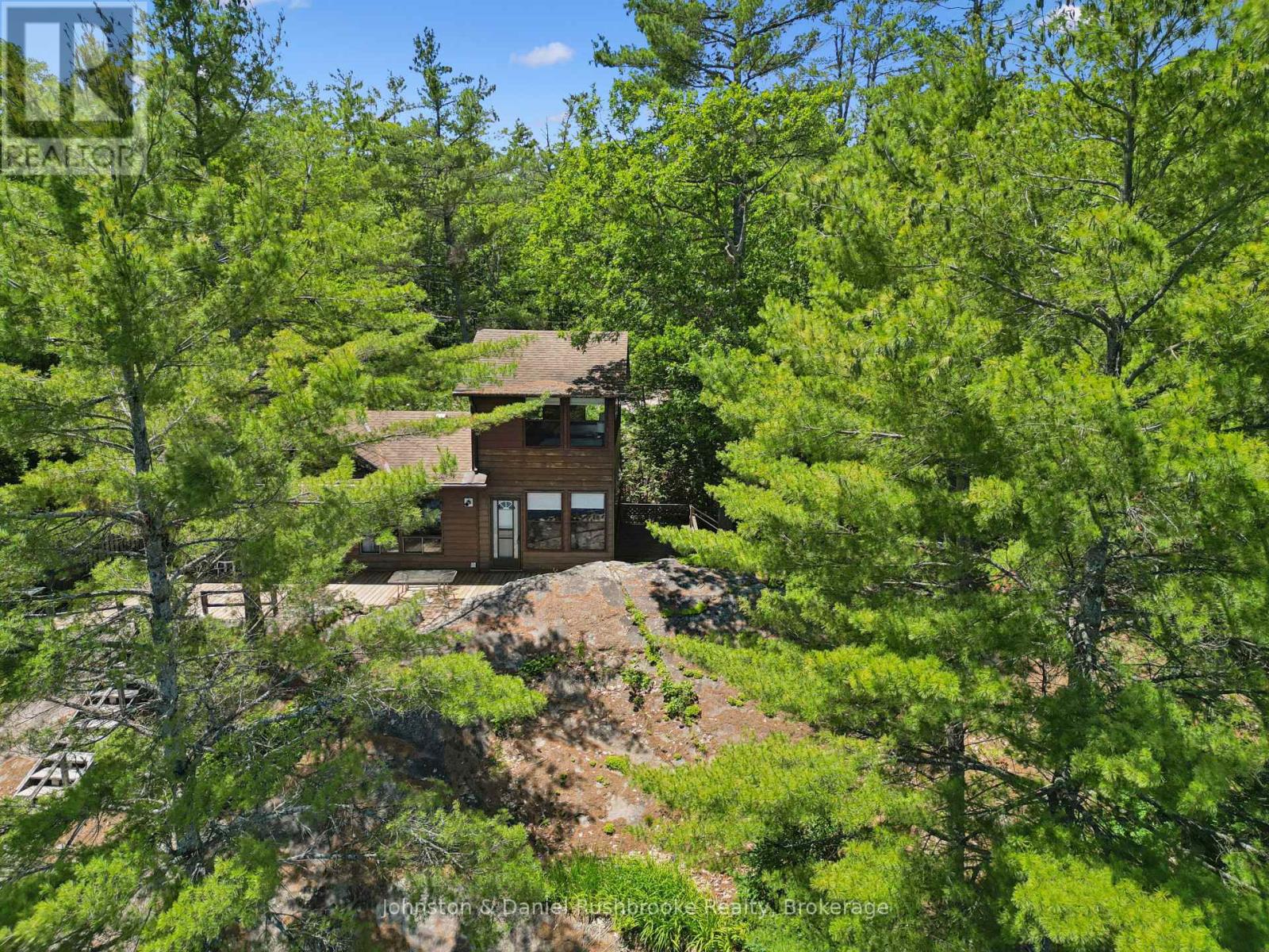 1277 & 1279 WOODLAND DRIVE - 36