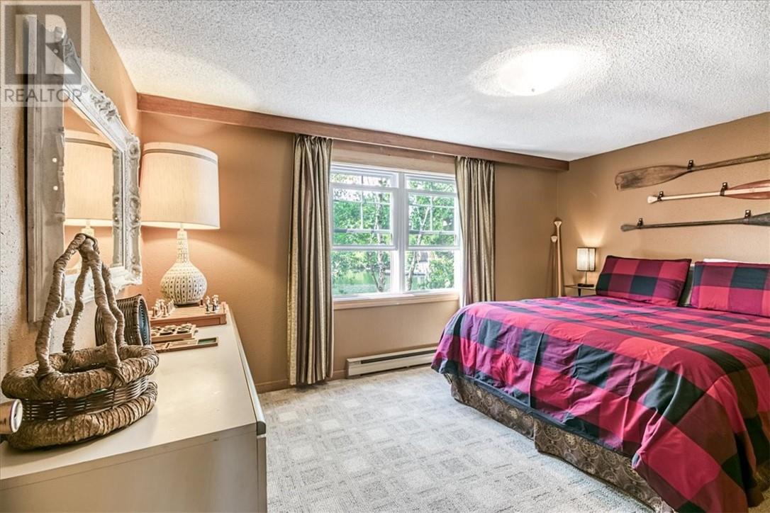 2080 Regent St. - 22