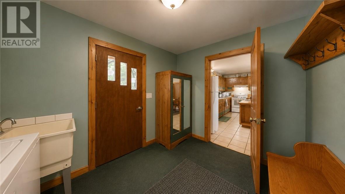 320 Perivale Rd W. - 45