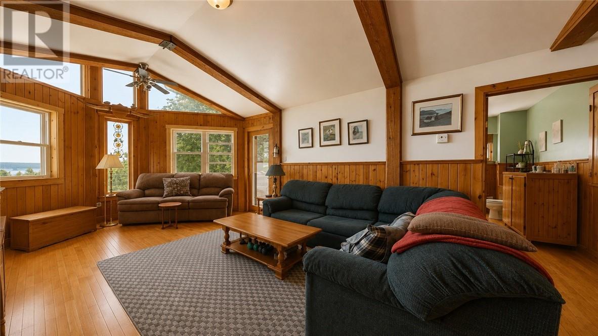320 Perivale Rd W. - 57
