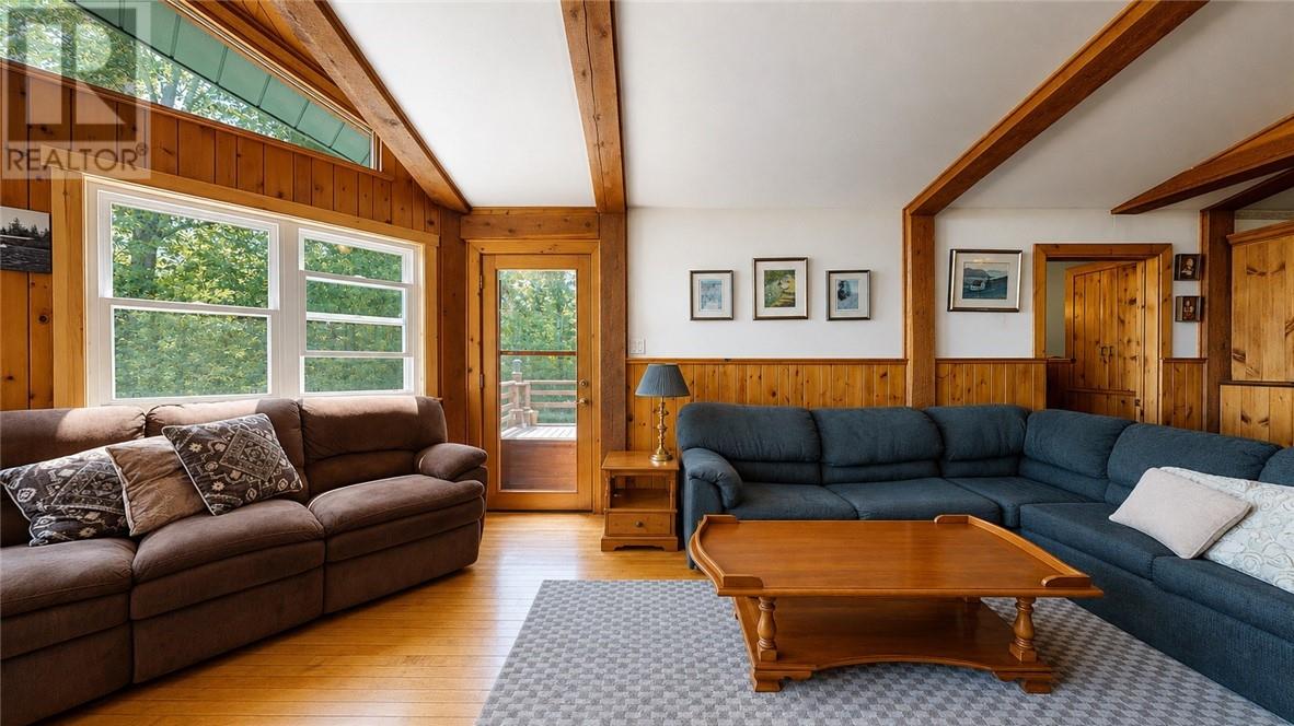 320 Perivale Rd W. - 60