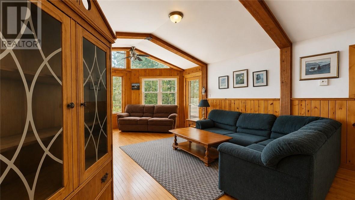 320 Perivale Rd W. - 61
