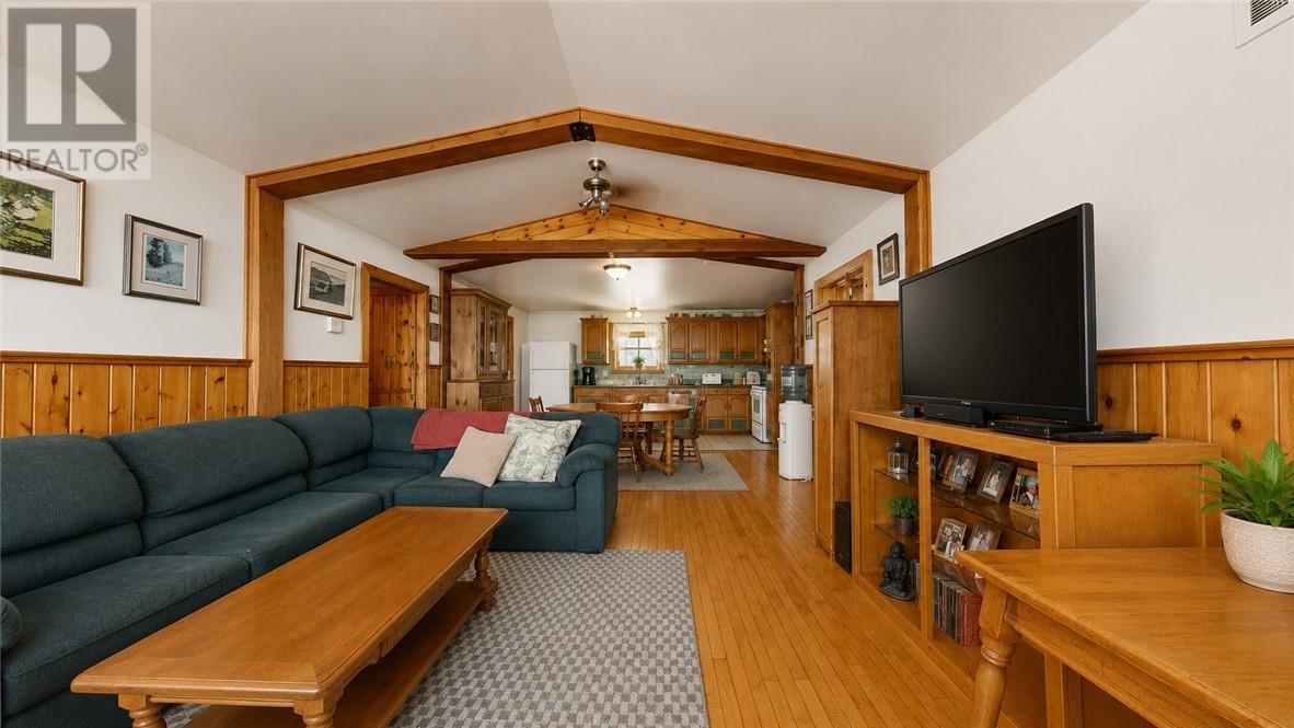 320 Perivale Rd W. - 62