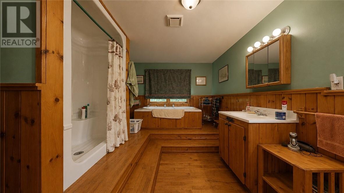 320 Perivale Rd W. - 63