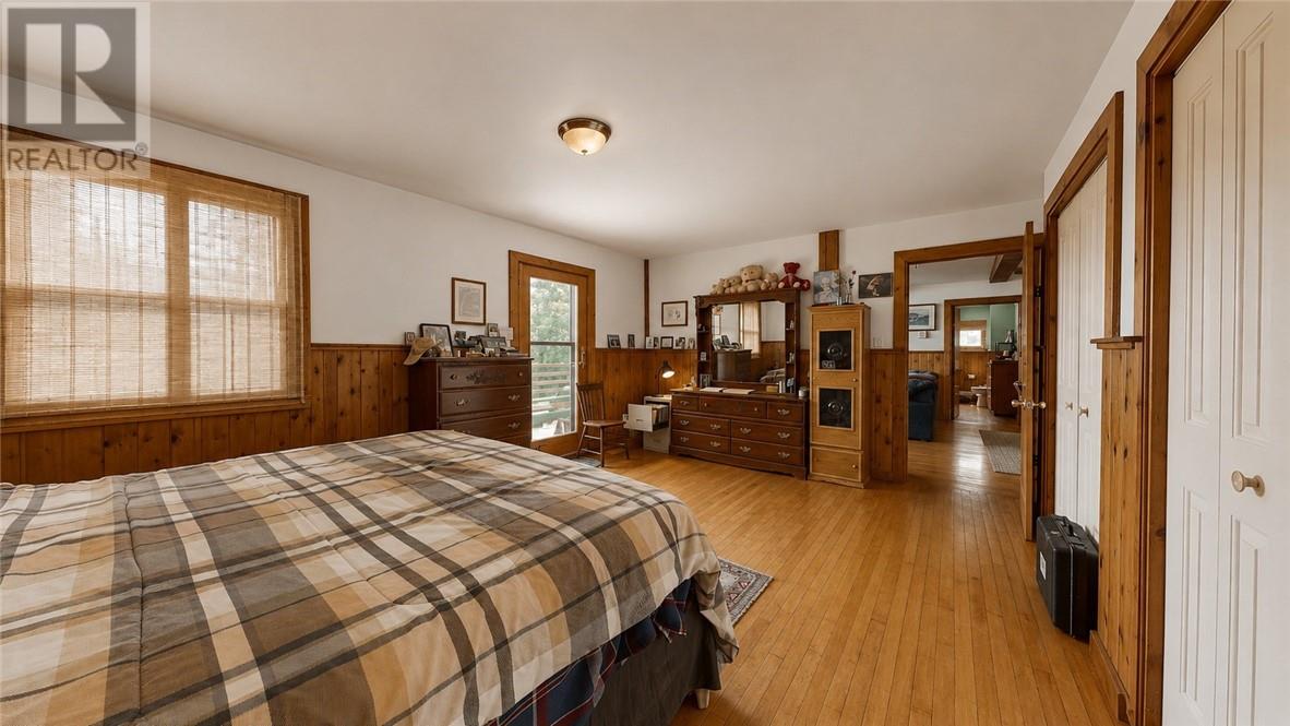 320 Perivale Rd W. - 70