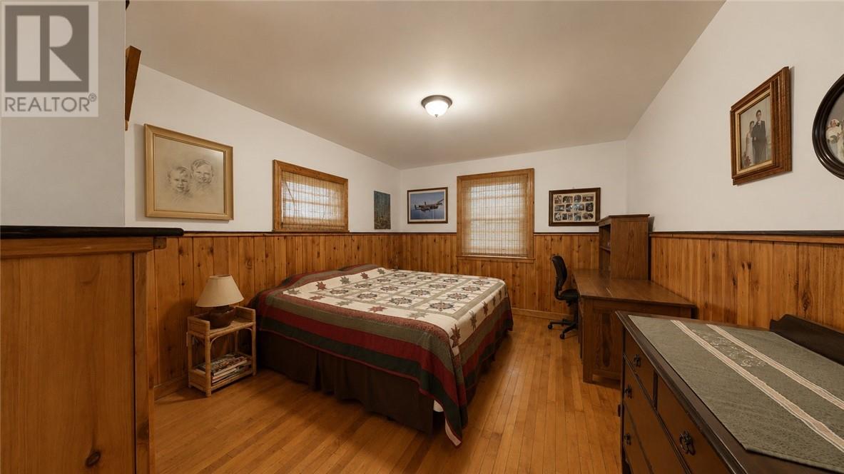 320 Perivale Rd W. - 72