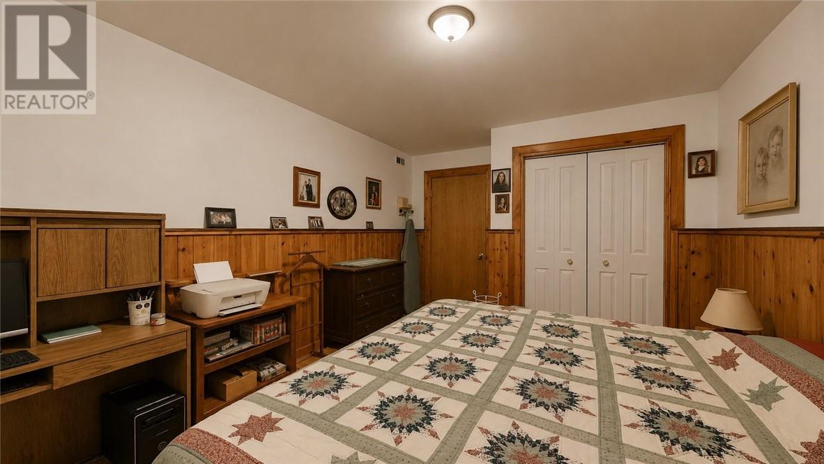 320 Perivale Rd W. - 73