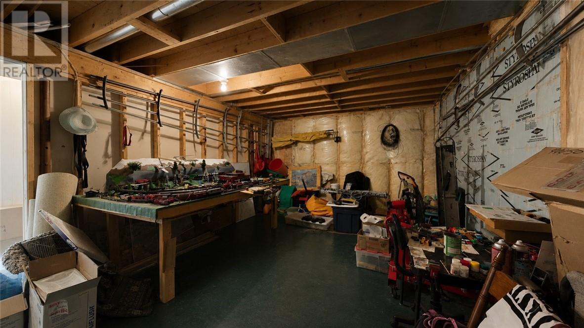 320 Perivale Rd W. - 81