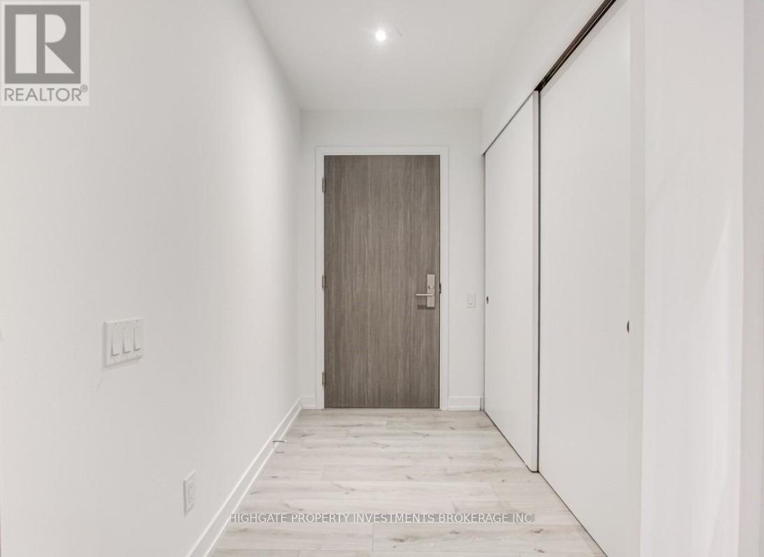 #228 161 ROEHAMPTON AVENUE - 2