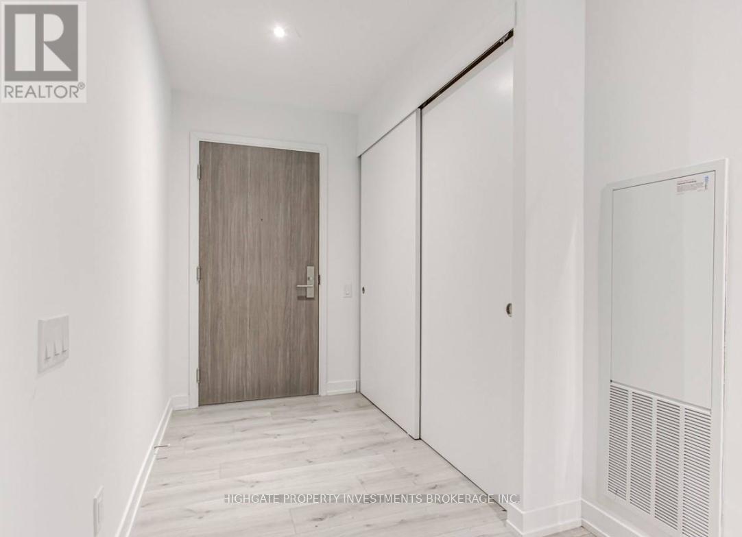 #228 161 ROEHAMPTON AVENUE - 3