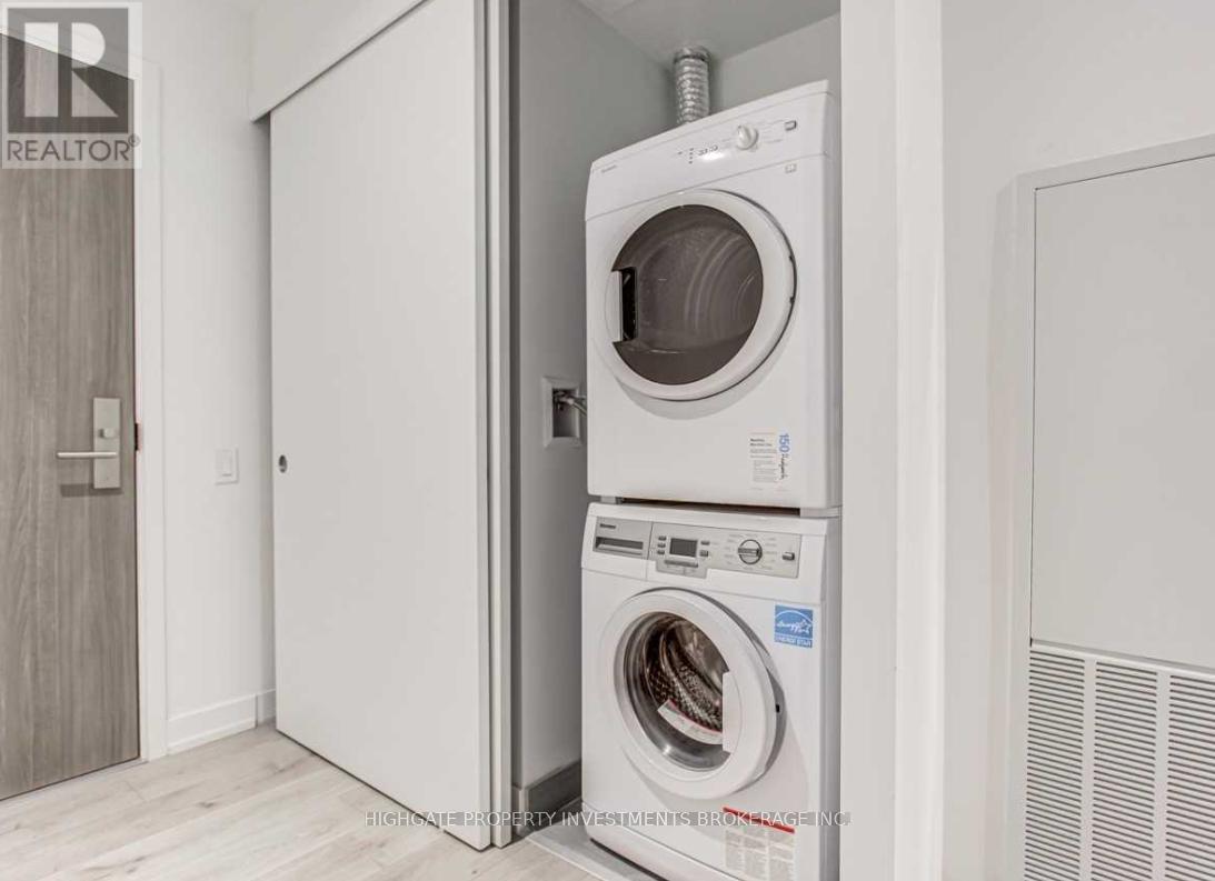 #228 161 ROEHAMPTON AVENUE - 4
