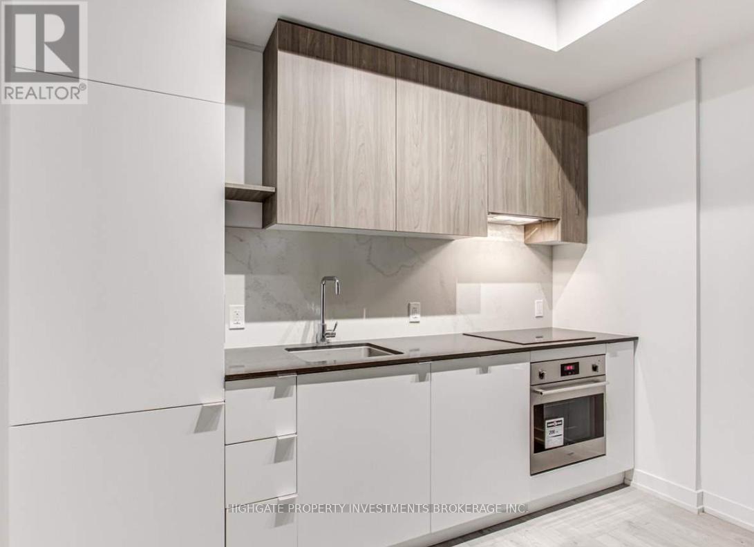 #228 161 ROEHAMPTON AVENUE - 9
